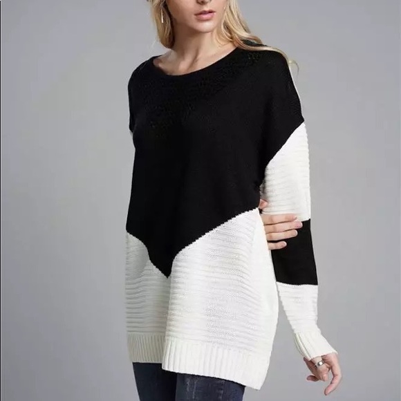 GRACEY’S // Color Block Oversized Pullover Sweater - Picture 3 of 4